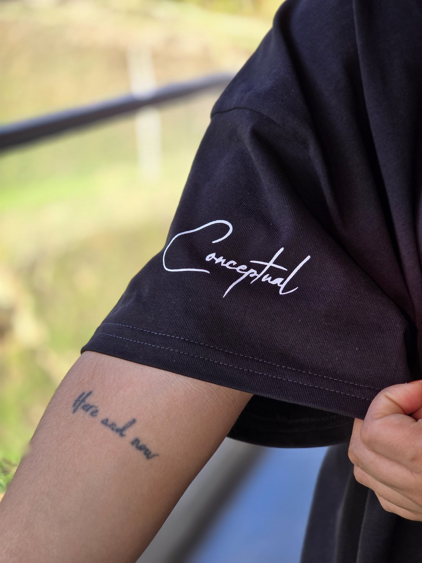 Camiseta Universal CONCEPTUAL