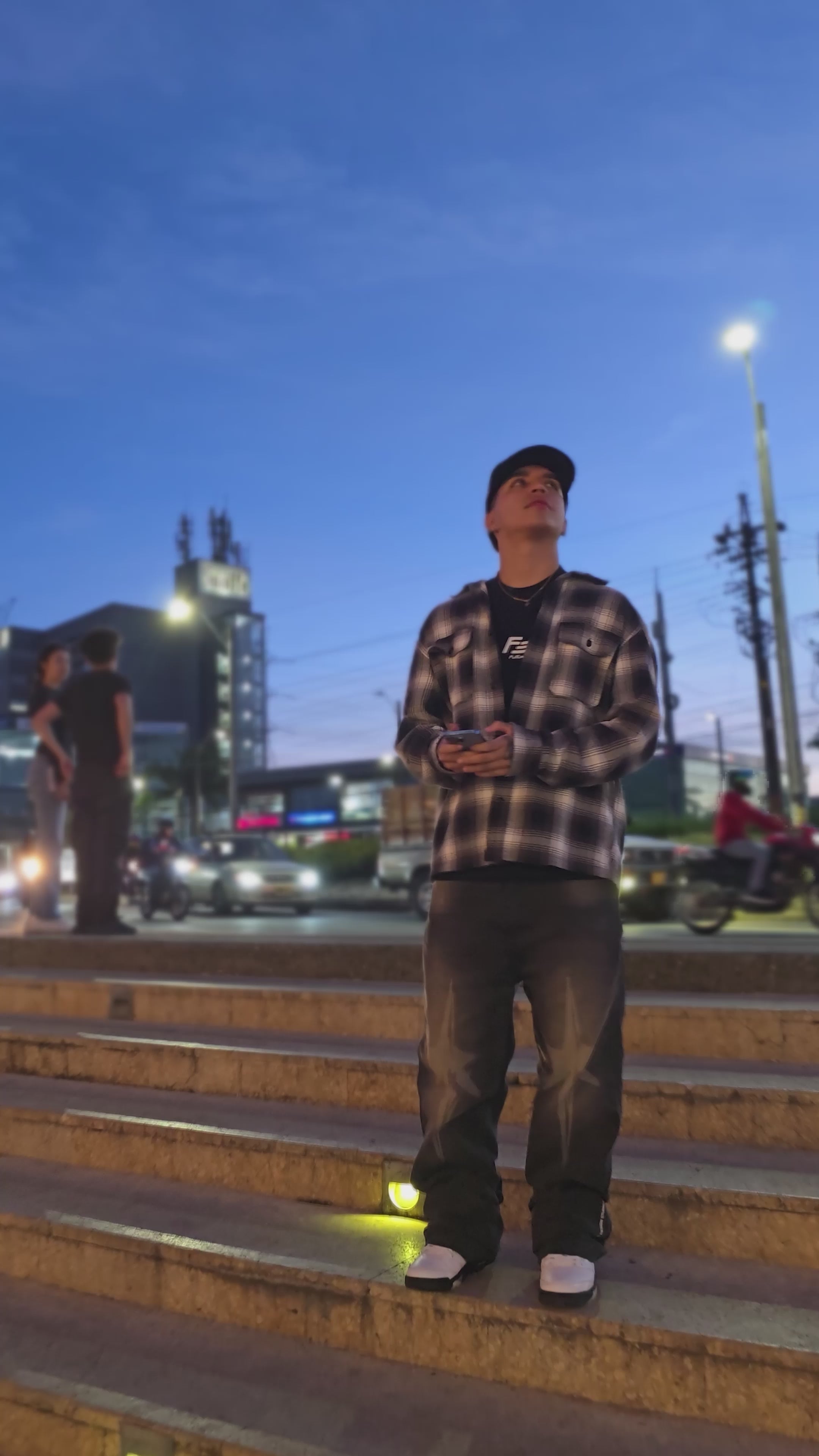 Cargar video: 